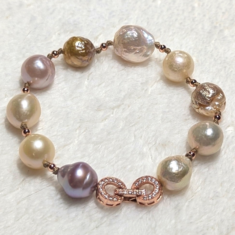 Vintage Faux Pearl Bracelet with Rose Gold Accents